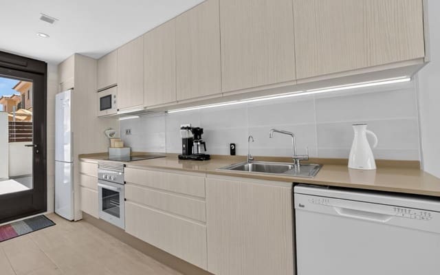 3 slaapkamer Huis te koop in Torrevieja met zwembad - € 323.000 (Ref: 9953246)