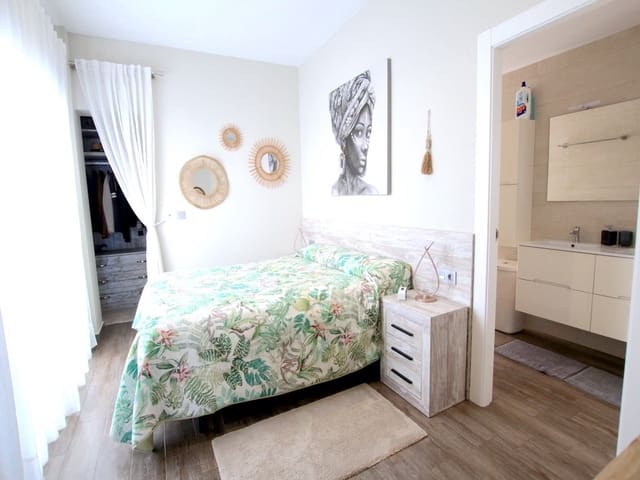 3 sovrum Villa till salu i Daya Vieja med pool - 399 950 € (Ref: 9956342)