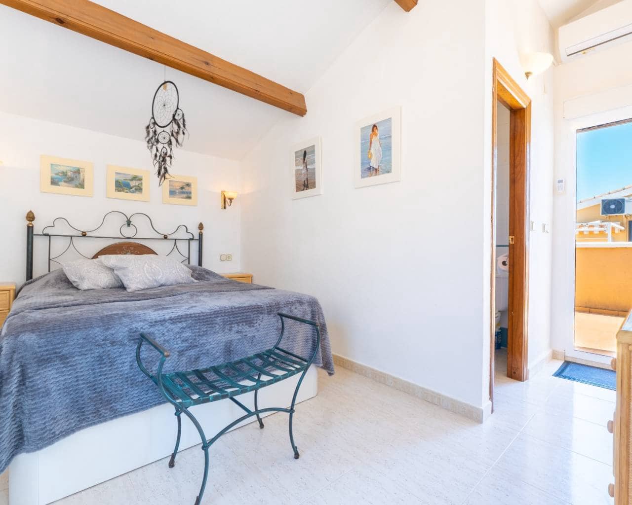 3 makuuhuone Huvila myytävänä paikassa Playa Flamenca mukana uima-altaan - 330 000 € (Ref: 9958558)
