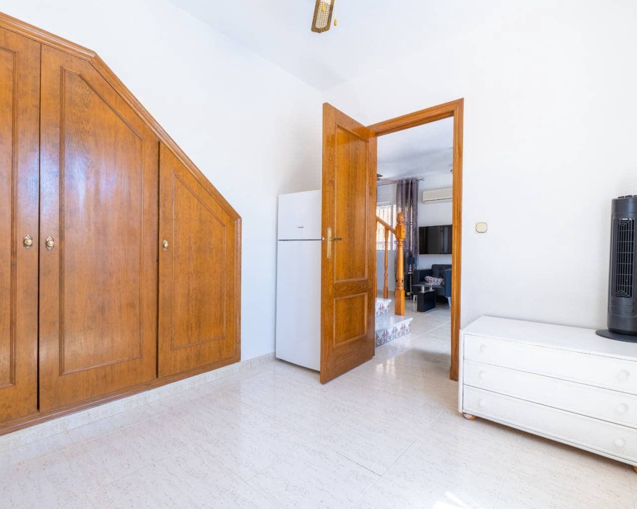 3 makuuhuone Huvila myytävänä paikassa Playa Flamenca mukana uima-altaan - 330 000 € (Ref: 9958558)