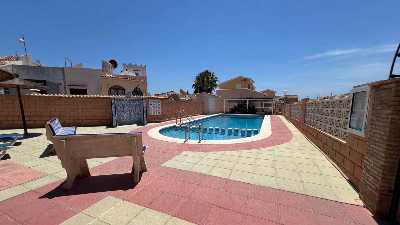 3 makuuhuone Huvila myytävänä paikassa Playa Flamenca mukana uima-altaan - 330 000 € (Ref: 9958558)