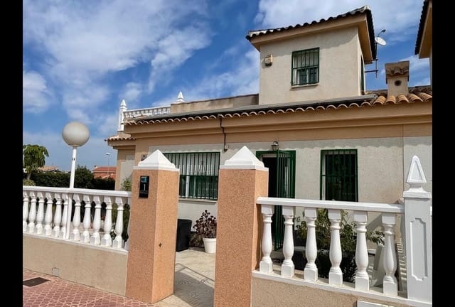 2 soverom Kjedet enebolig til salgs i Ciudad Quesada, Rojales med svømmebasseng - € 220 000 (Ref: 9968856)