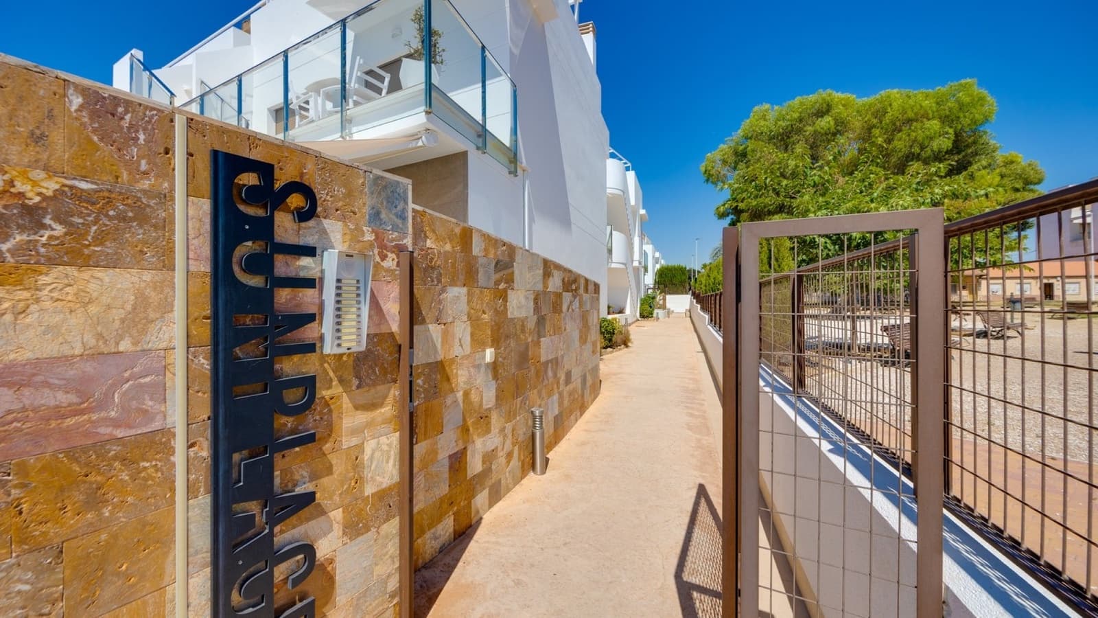 Apartamento de 2 habitaciones en Pilar de la Horadada en venta con piscina - 259.950 € (Ref: 9971753)