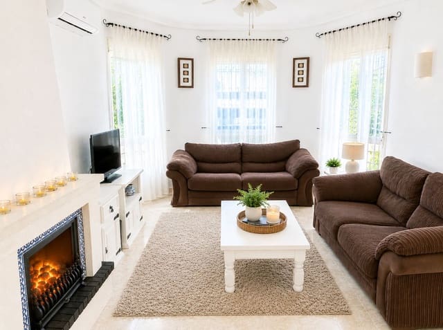 2 bedroom Villa for sale in Guardamar del Segura with pool - € 239,999 (Ref: 9974308)