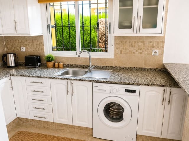 2 bedroom Villa for sale in Guardamar del Segura with pool - € 239,999 (Ref: 9974308)