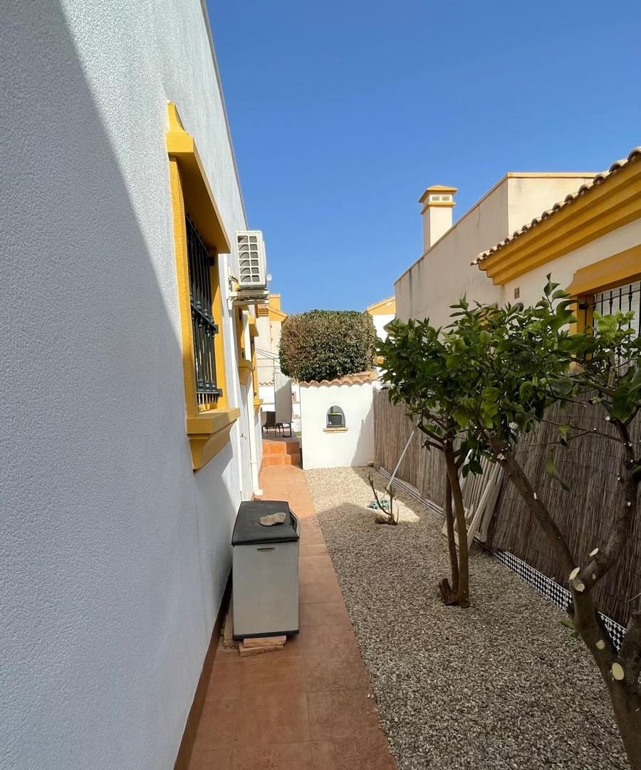 2 quarto Moradia para venda em Guardamar del Segura com piscina - 239 999 € (Ref: 9974308)