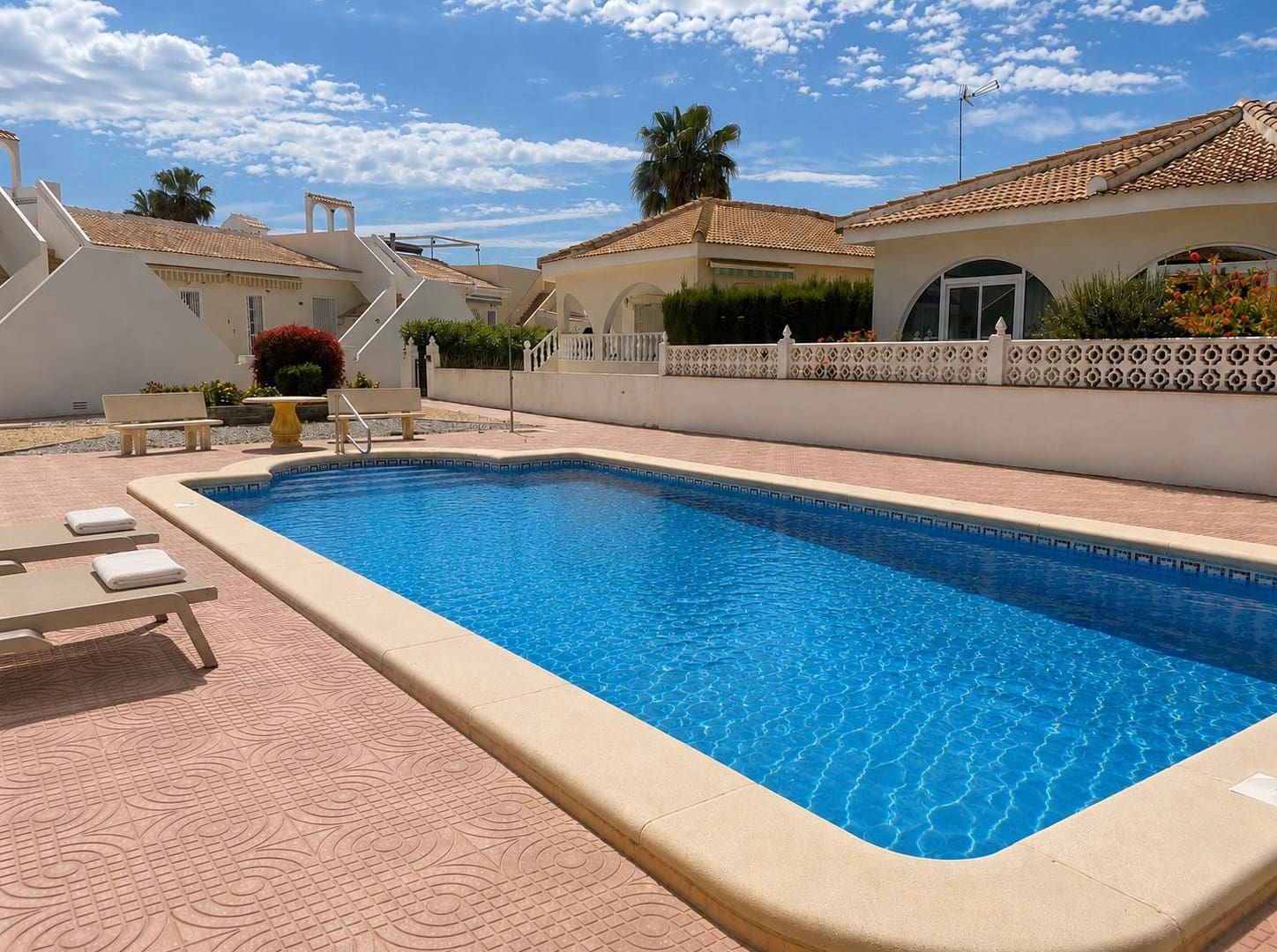 2 bedroom Villa for sale in Benijofar with pool garage - € 290,000 (Ref: 9975673)