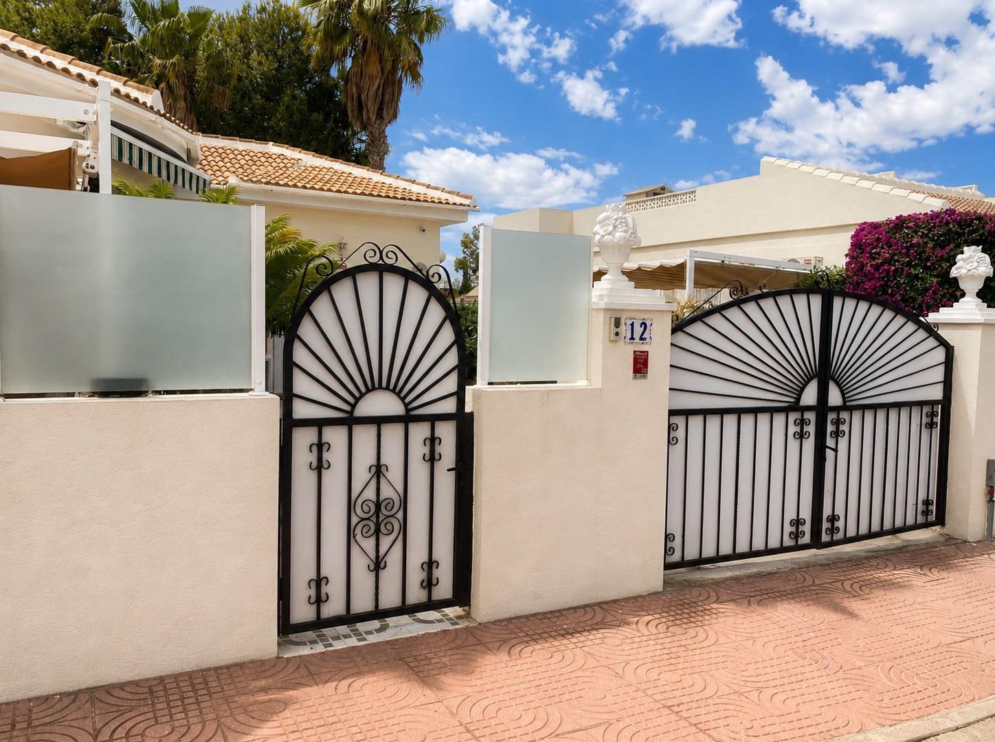 2 bedroom Villa for sale in Benijofar with pool garage - € 290,000 (Ref: 9975673)