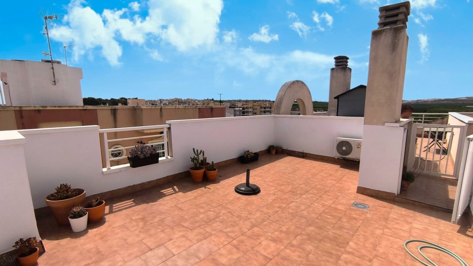 2 bedroom Apartment for sale in Algorfa with pool - € 129,950 (Ref: 9975972)