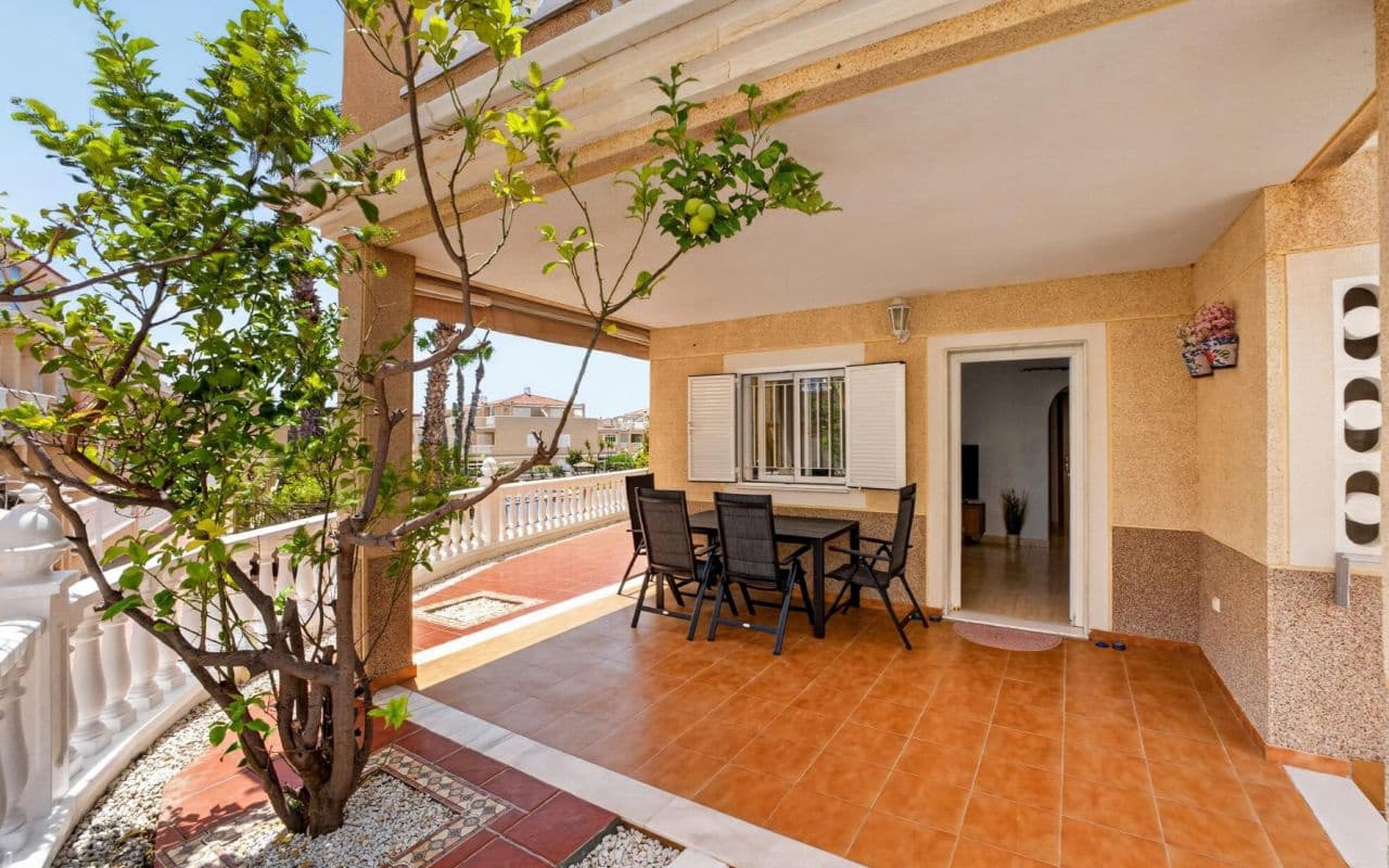 3 bedroom Terraced Villa for sale in Playa Flamenca with pool - € 315,000 (Ref: 9976155)