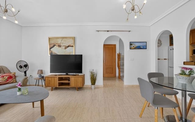 3 soverom Rekkehus til salgs i Playa Flamenca, Orihuela med svømmebasseng - € 315 000 (Ref: 9976155)