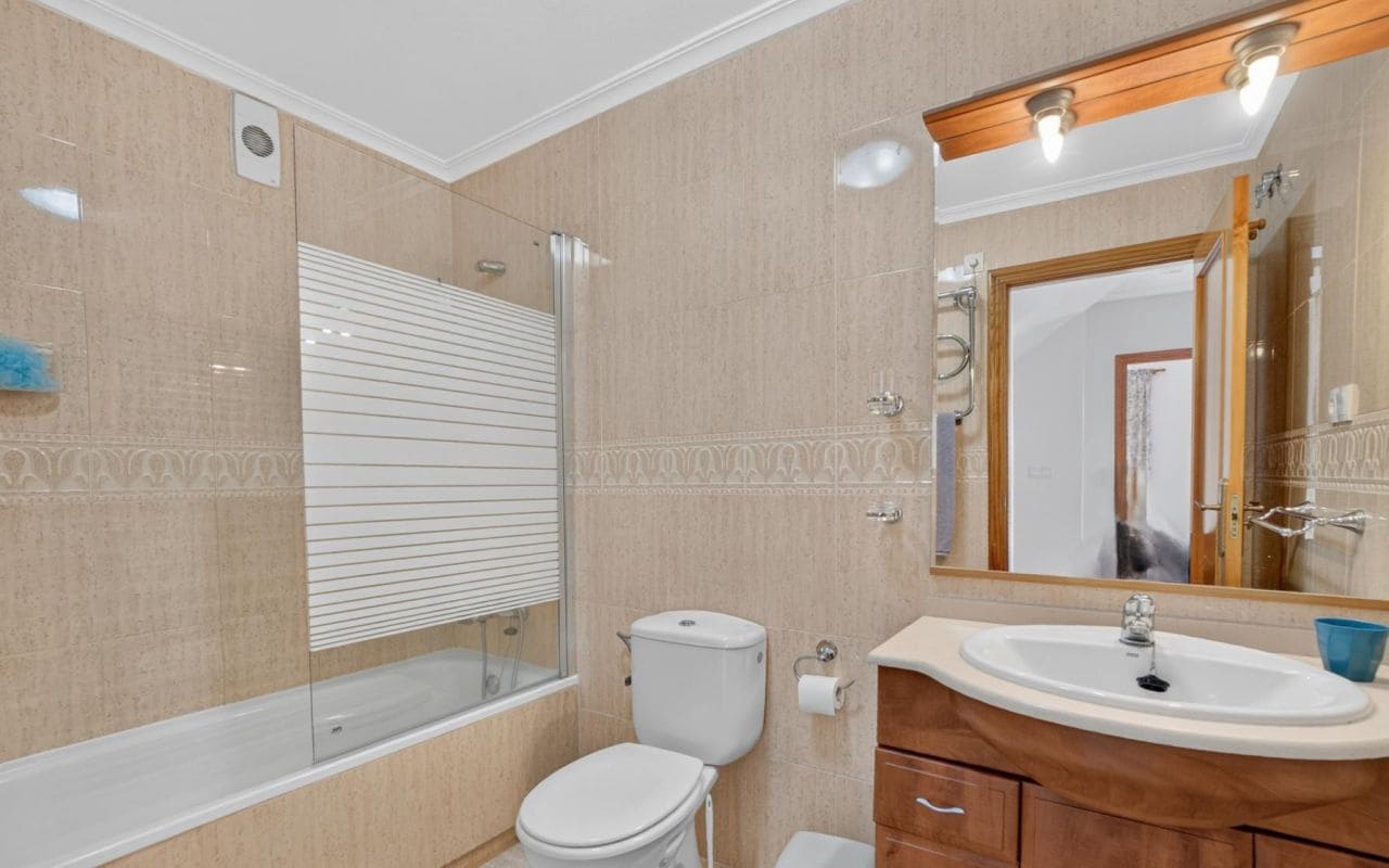 3 bedroom Terraced Villa for sale in Playa Flamenca with pool - € 315,000 (Ref: 9976155)