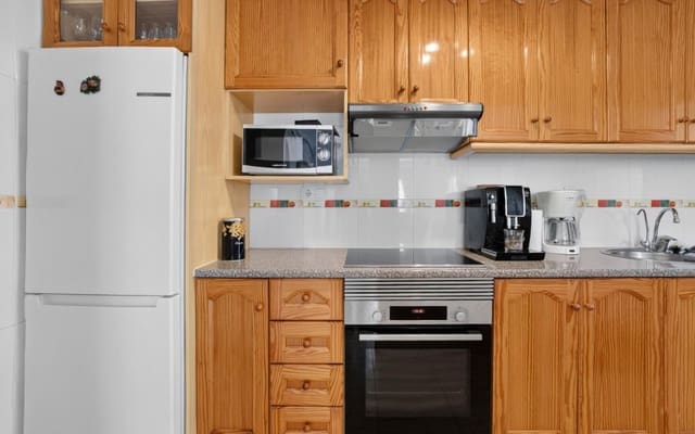 3 soverom Rekkehus til salgs i Playa Flamenca, Orihuela med svømmebasseng - € 315 000 (Ref: 9976155)