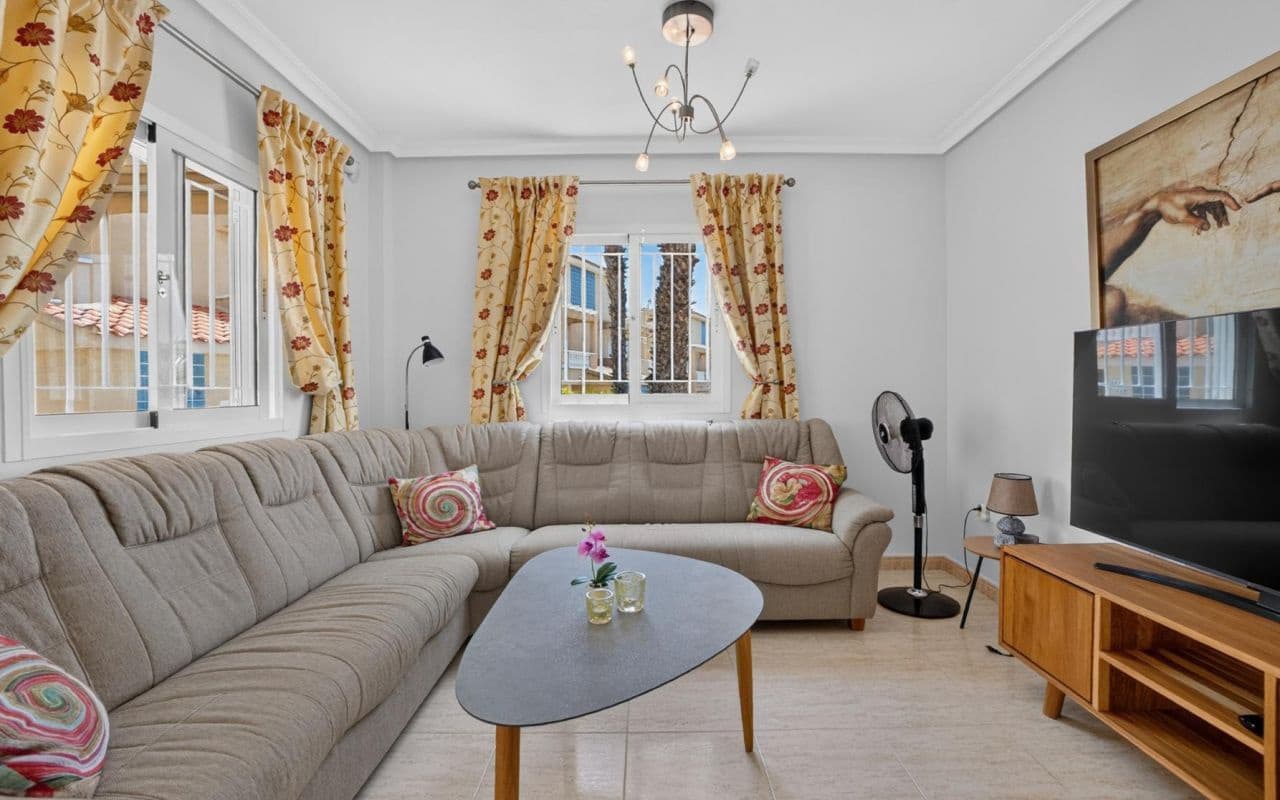 3 bedroom Terraced Villa for sale in Playa Flamenca with pool - € 315,000 (Ref: 9976155)