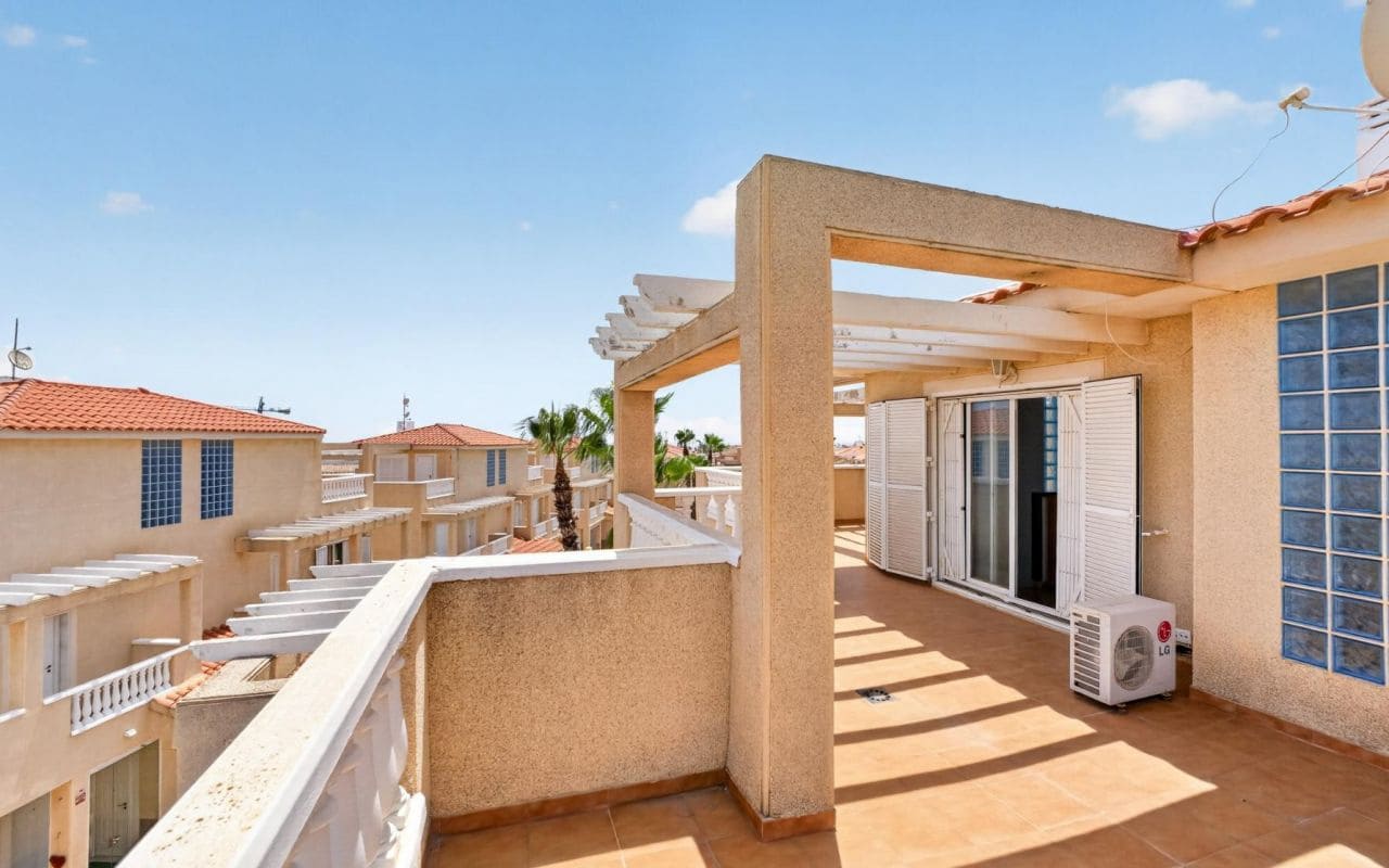 3 bedroom Terraced Villa for sale in Playa Flamenca with pool - € 315,000 (Ref: 9976155)