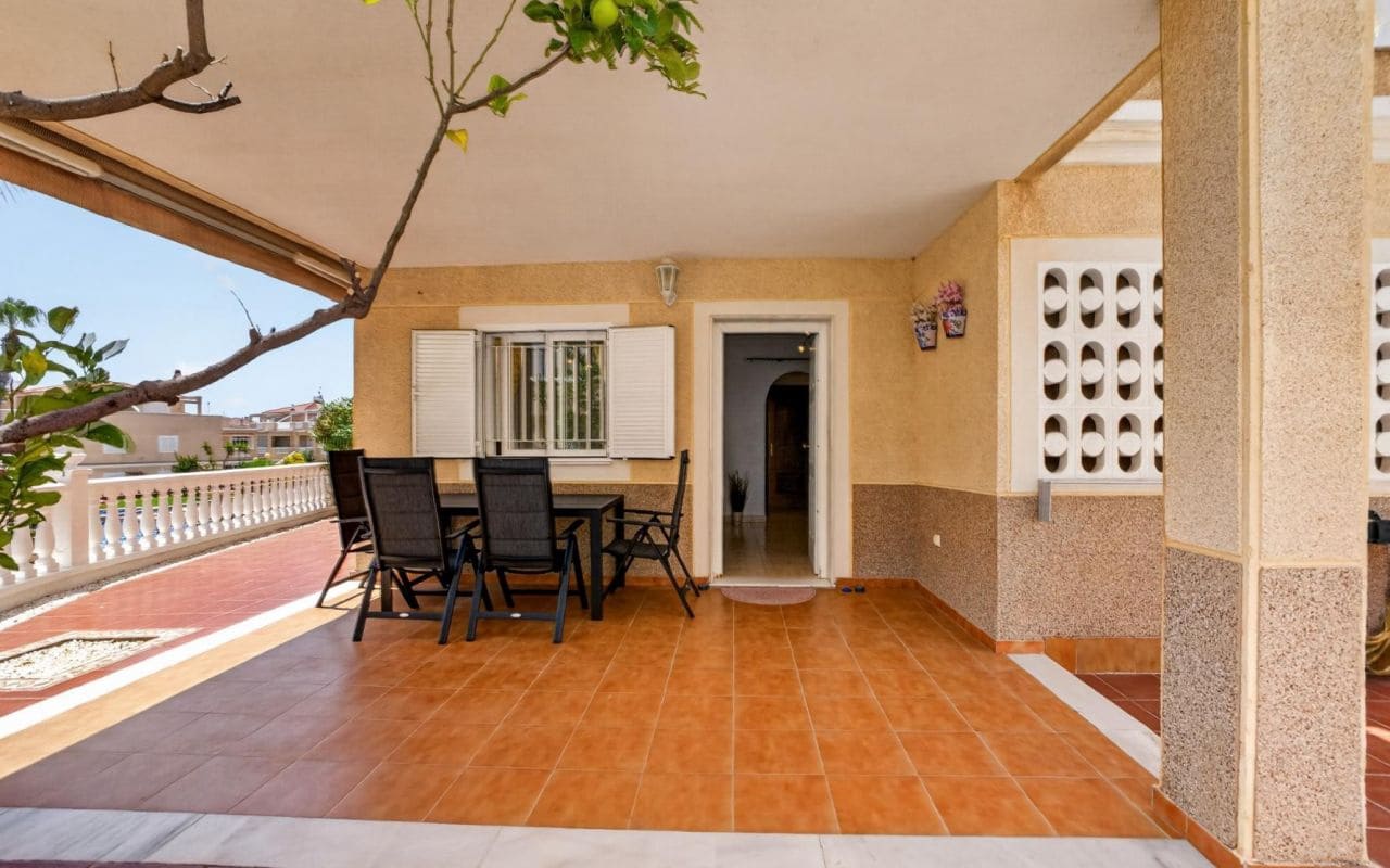 3 bedroom Terraced Villa for sale in Playa Flamenca with pool - € 315,000 (Ref: 9976155)