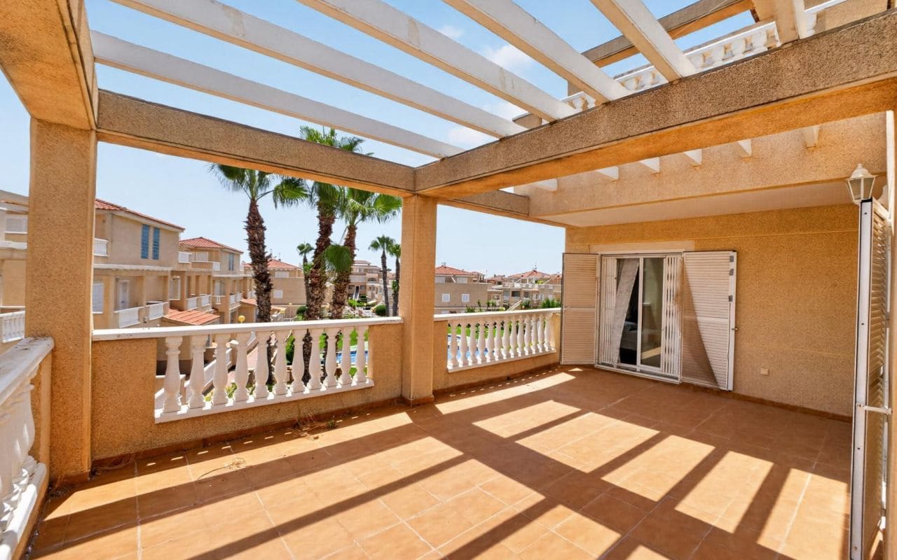 3 bedroom Terraced Villa for sale in Playa Flamenca with pool - € 315,000 (Ref: 9976155)
