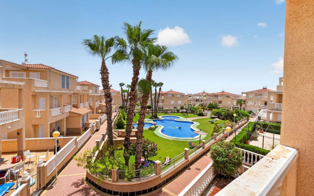 3 bedroom Terraced Villa for sale in Playa Flamenca with pool - € 315,000 (Ref: 9976155)