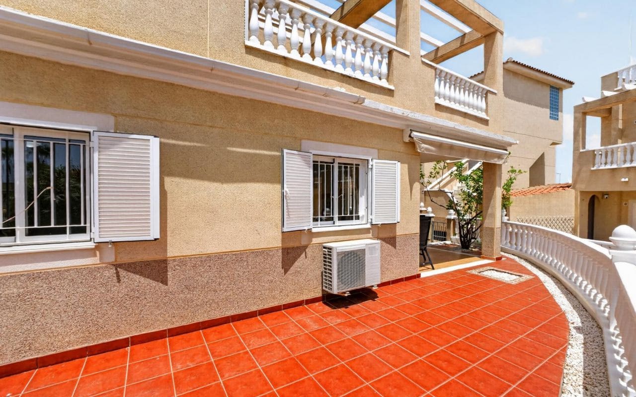 3 bedroom Terraced Villa for sale in Playa Flamenca with pool - € 315,000 (Ref: 9976155)