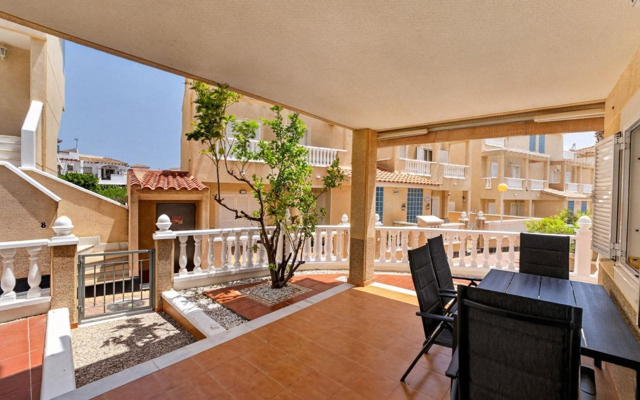 3 bedroom Terraced Villa for sale in Playa Flamenca with pool - € 315,000 (Ref: 9976155)