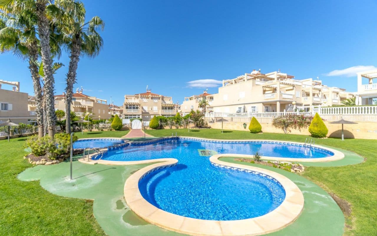 2 soverom Leilighet til salgs i Playa Flamenca med svømmebasseng - € 195 000 (Ref: 9976156)