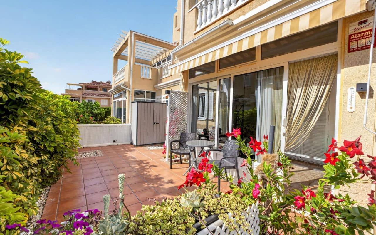 2 soverom Leilighet til salgs i Playa Flamenca med svømmebasseng - € 195 000 (Ref: 9976156)