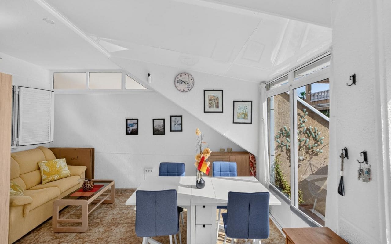 2 soverom Leilighet til salgs i Playa Flamenca med svømmebasseng - € 195 000 (Ref: 9976156)