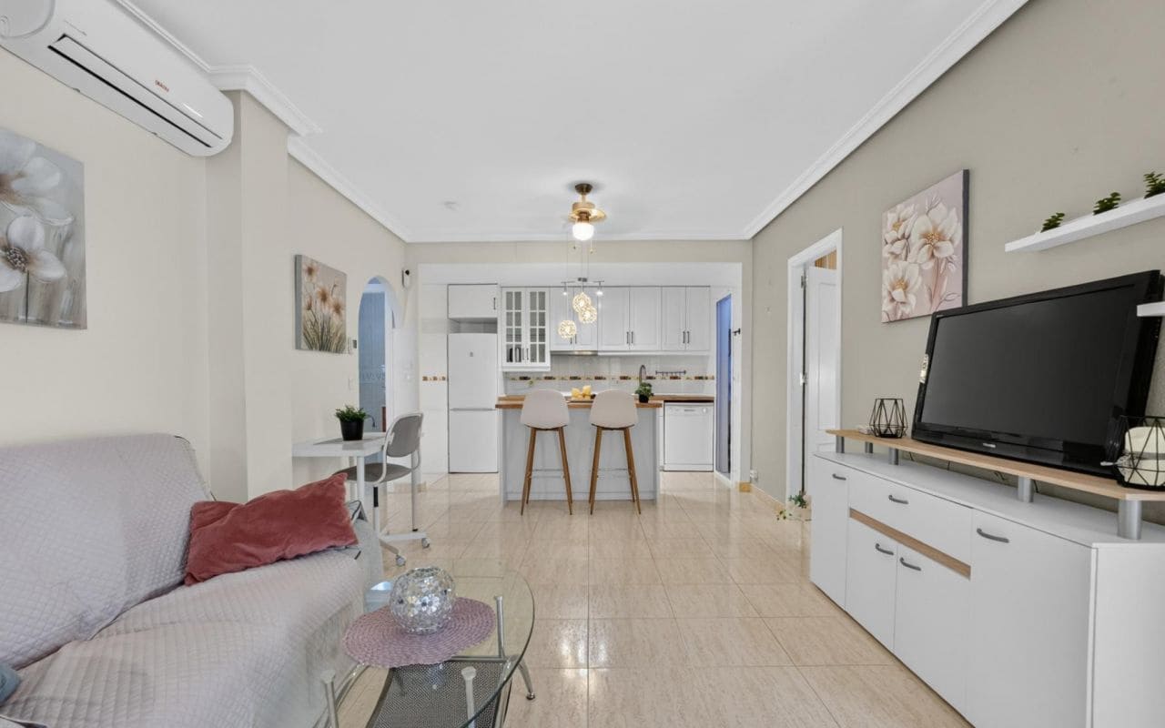 2 soverom Leilighet til salgs i Playa Flamenca med svømmebasseng - € 195 000 (Ref: 9976156)