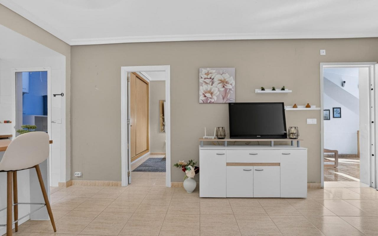 2 soverom Leilighet til salgs i Playa Flamenca med svømmebasseng - € 195 000 (Ref: 9976156)