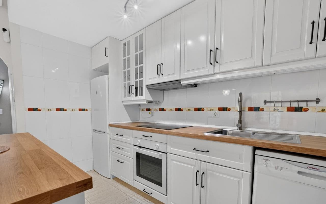 2 soverom Leilighet til salgs i Playa Flamenca med svømmebasseng - € 195 000 (Ref: 9976156)