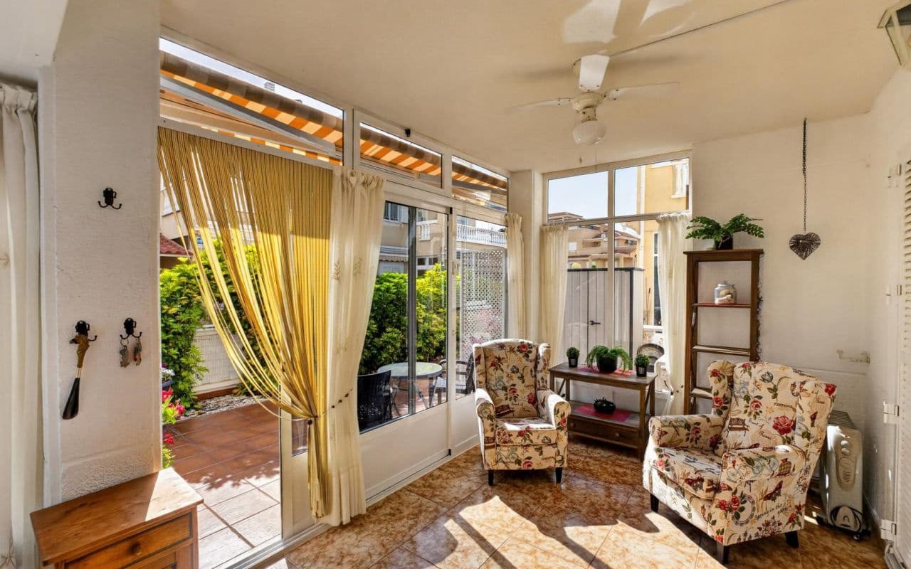 2 soverom Leilighet til salgs i Playa Flamenca med svømmebasseng - € 195 000 (Ref: 9976156)