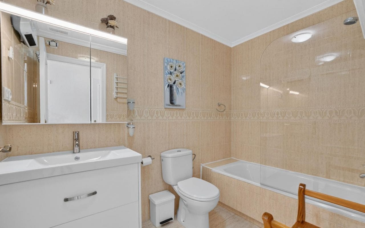 2 soverom Leilighet til salgs i Playa Flamenca med svømmebasseng - € 195 000 (Ref: 9976156)