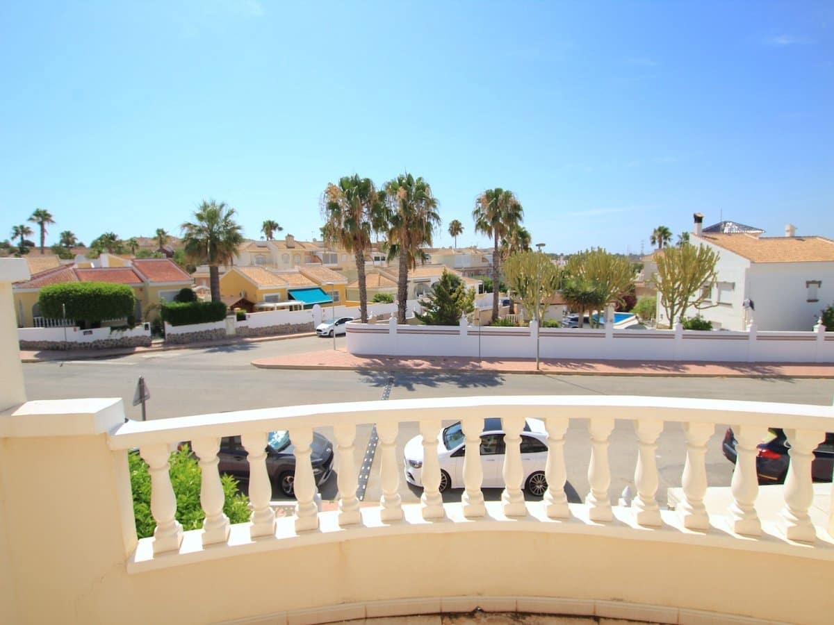 2 bedroom Townhouse for sale in Benijofar with pool - € 185,000 (Ref: 9977655)