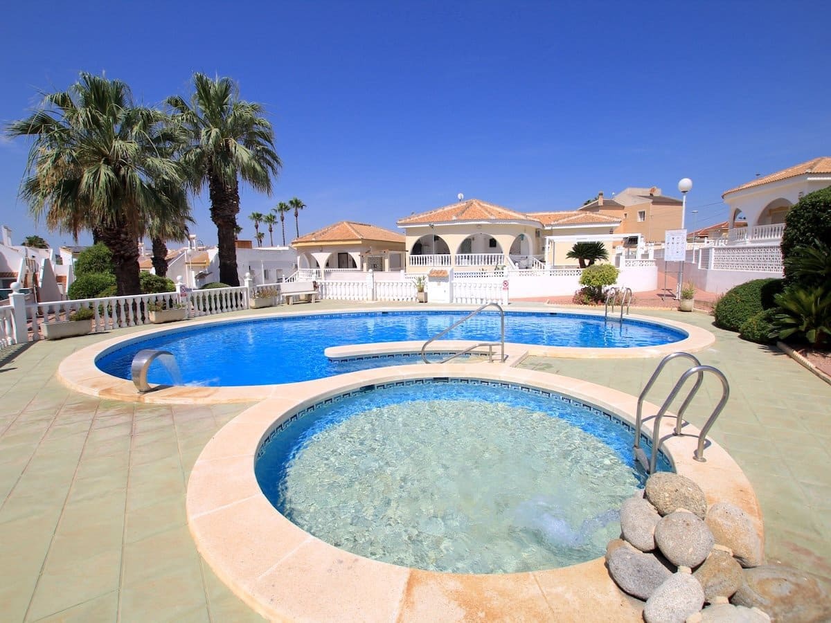 2 bedroom Townhouse for sale in Benijofar with pool - € 185,000 (Ref: 9977655)