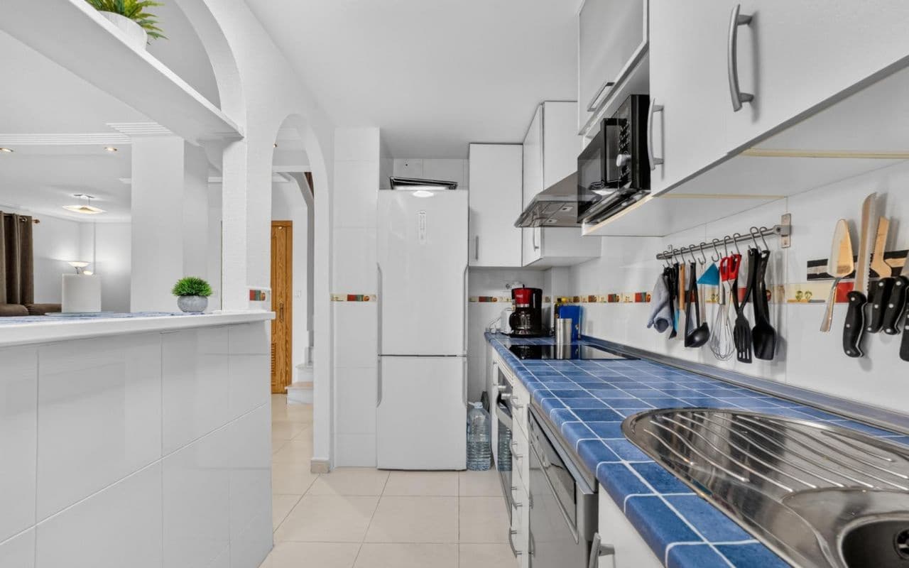 3 soveværelse Byhus til salg i Playa Flamenca med swimmingpool - € 399.000 (Ref: 9977763)