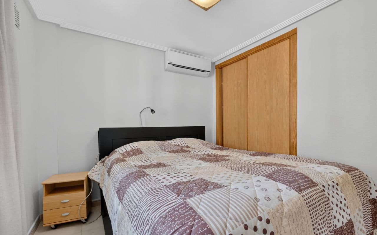 3 soveværelse Byhus til salg i Playa Flamenca med swimmingpool - € 399.000 (Ref: 9977763)