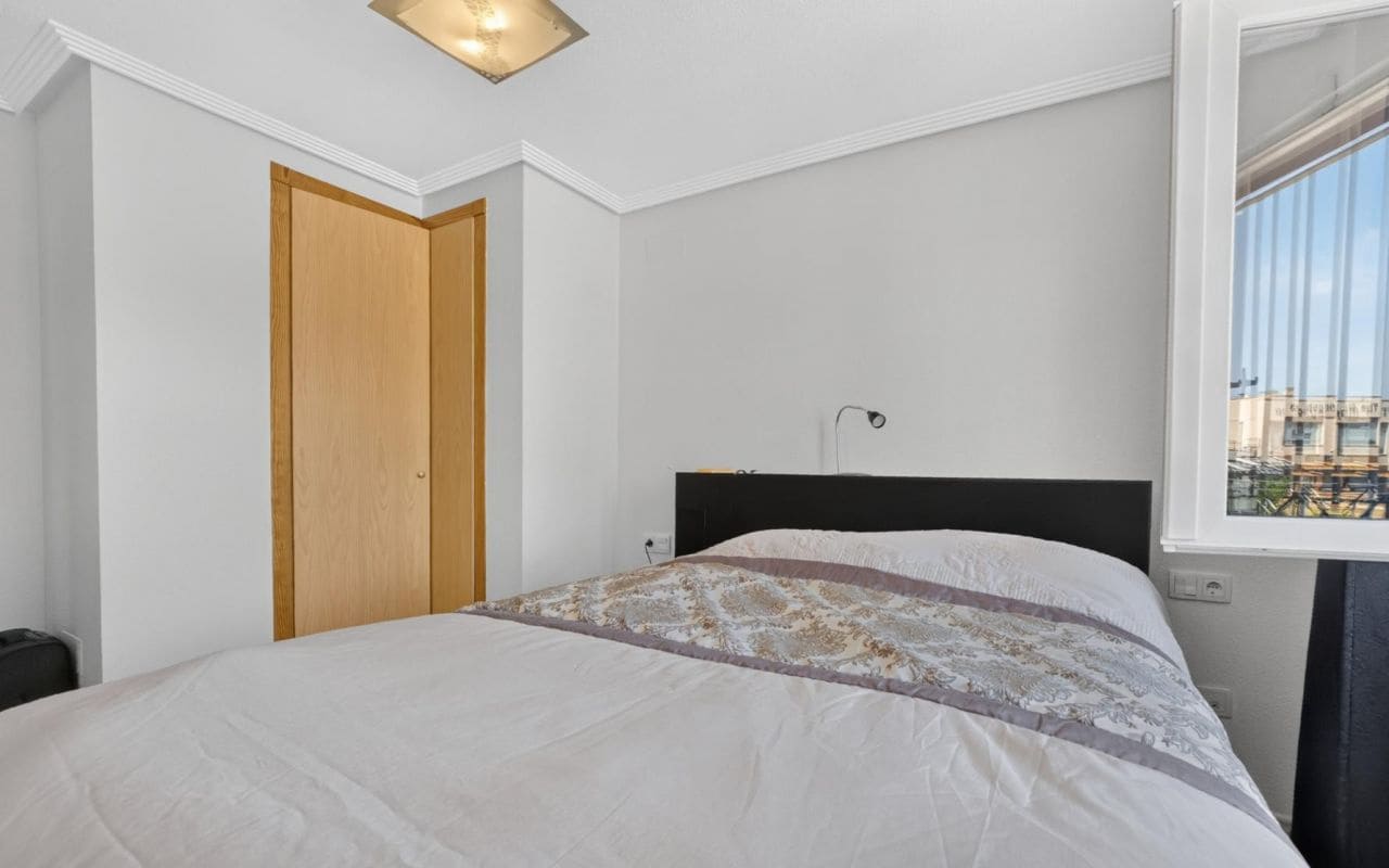 3 soveværelse Byhus til salg i Playa Flamenca med swimmingpool - € 399.000 (Ref: 9977763)
