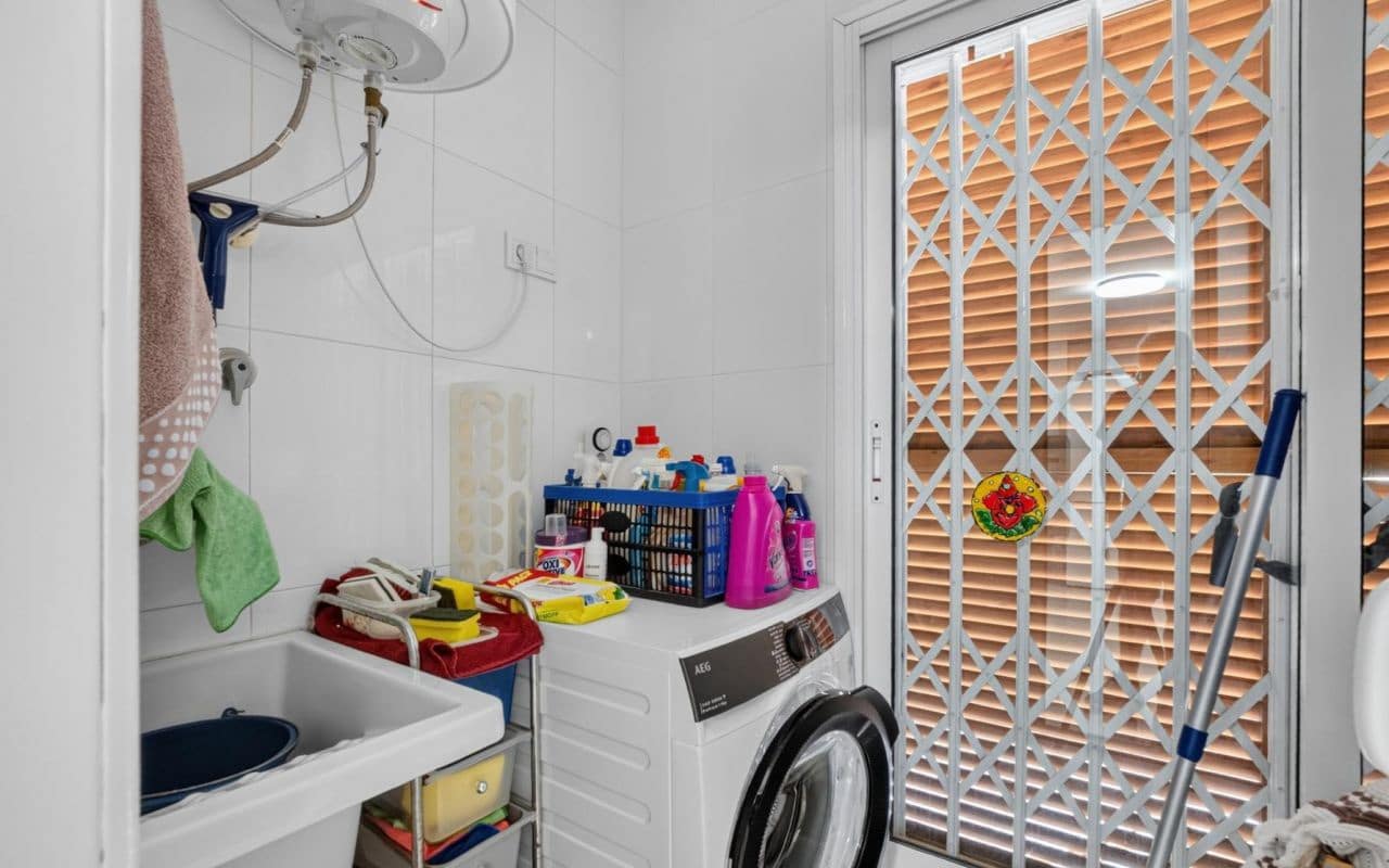 3 soveværelse Byhus til salg i Playa Flamenca med swimmingpool - € 399.000 (Ref: 9977763)