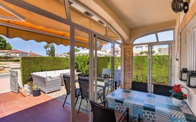 3 soverom Hus til salgs i Playa Flamenca, Orihuela med svømmebasseng - € 399 000 (Ref: 9977763)