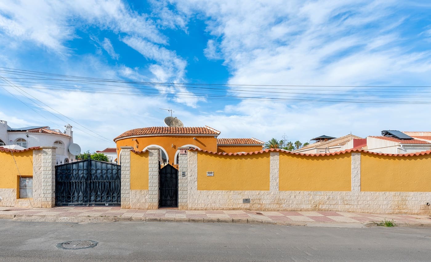 4 soverom Villa til salgs i Ciudad Quesada med svømmebasseng - € 415 000 (Ref: 9981483)