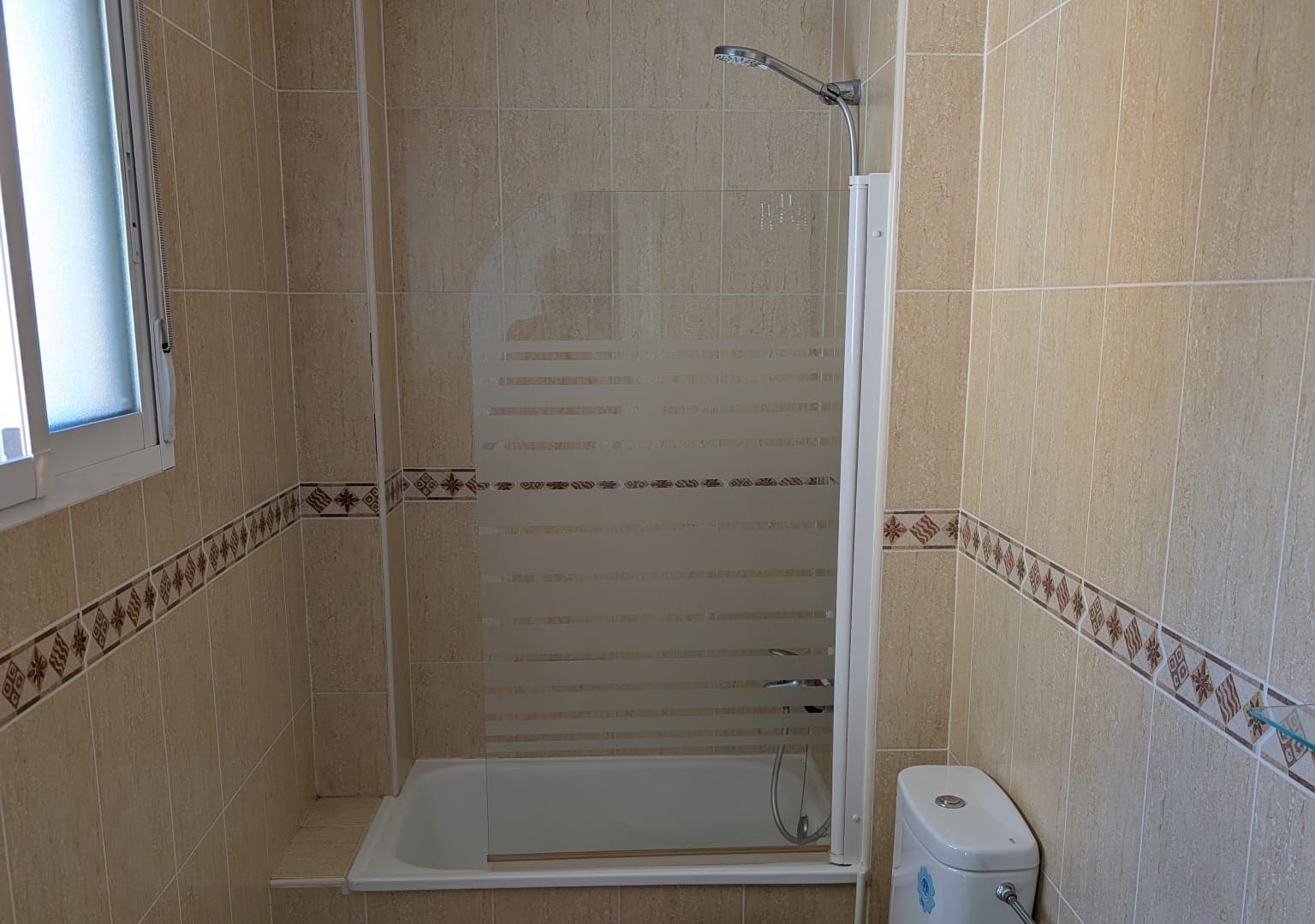 2 Zimmer Apartment zu verkaufen in Daya Nueva mit Pool - 130.000 € (Ref: 9983250)