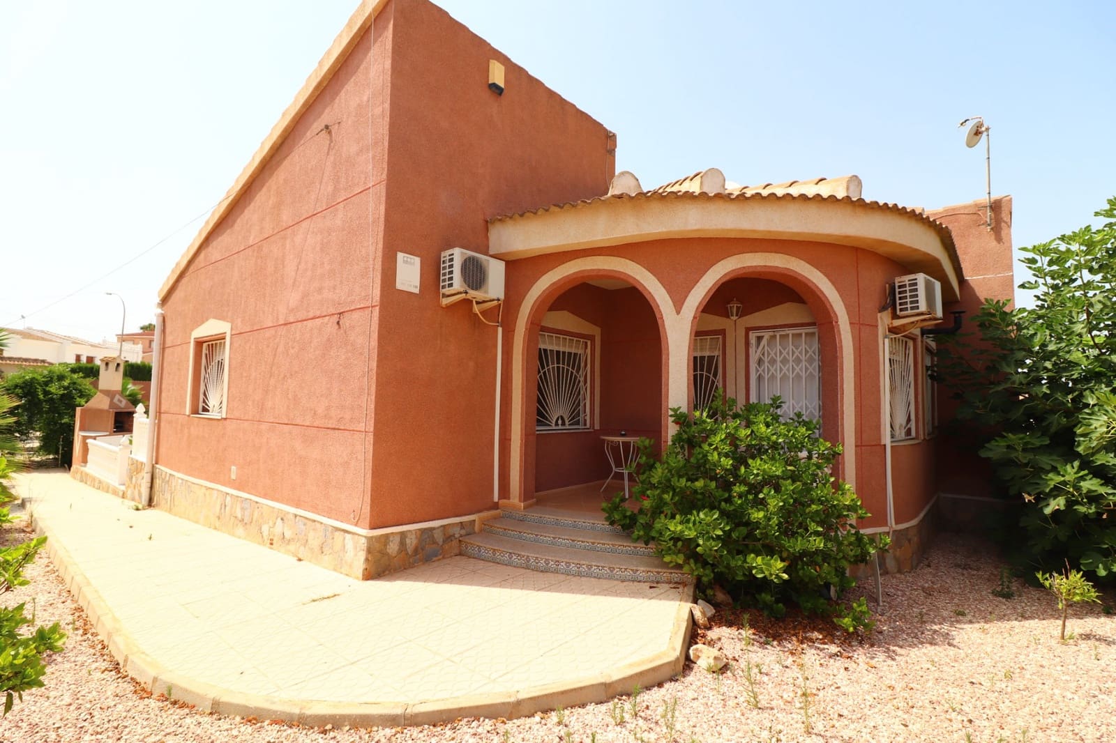 3 Zimmer Villa zu verkaufen in Ciudad Quesada mit Pool Garage - 394.950 € (Ref: 9983762)