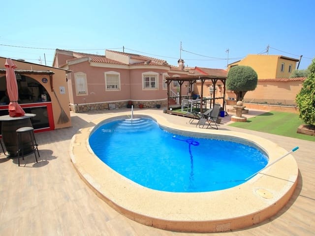 4 slaapkamer Villa te koop in Benijófar met zwembad - € 369.950 (Ref: 9985686)