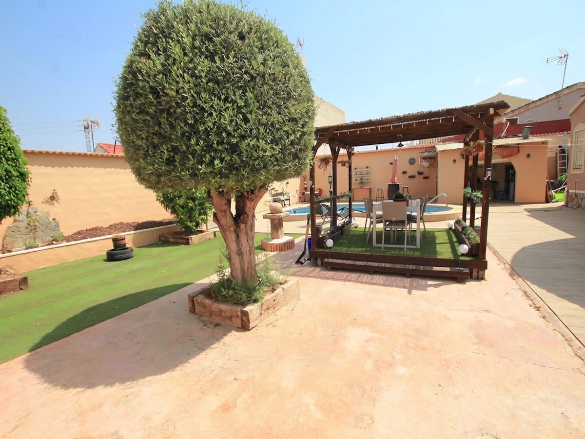 4 slaapkamer Villa te koop in Benijofar met zwembad - € 369.950 (Ref: 9985686)