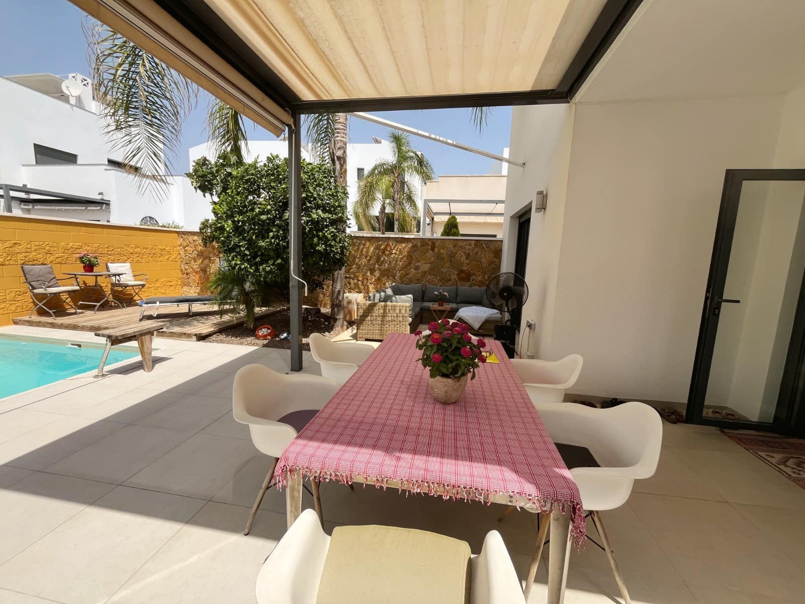 2 soveværelse Villa til salg i Ciudad Quesada med swimmingpool - € 335.000 (Ref: 9987163)