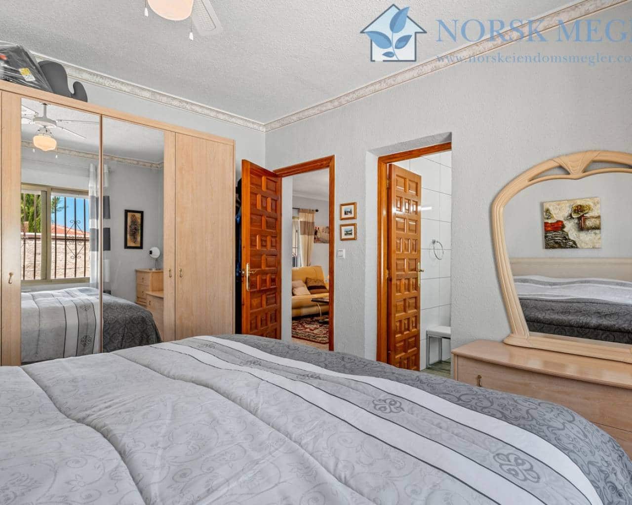 3 slaapkamer Villa te koop in Ciudad Quesada met zwembad garage - € 559.000 (Ref: 9991825)