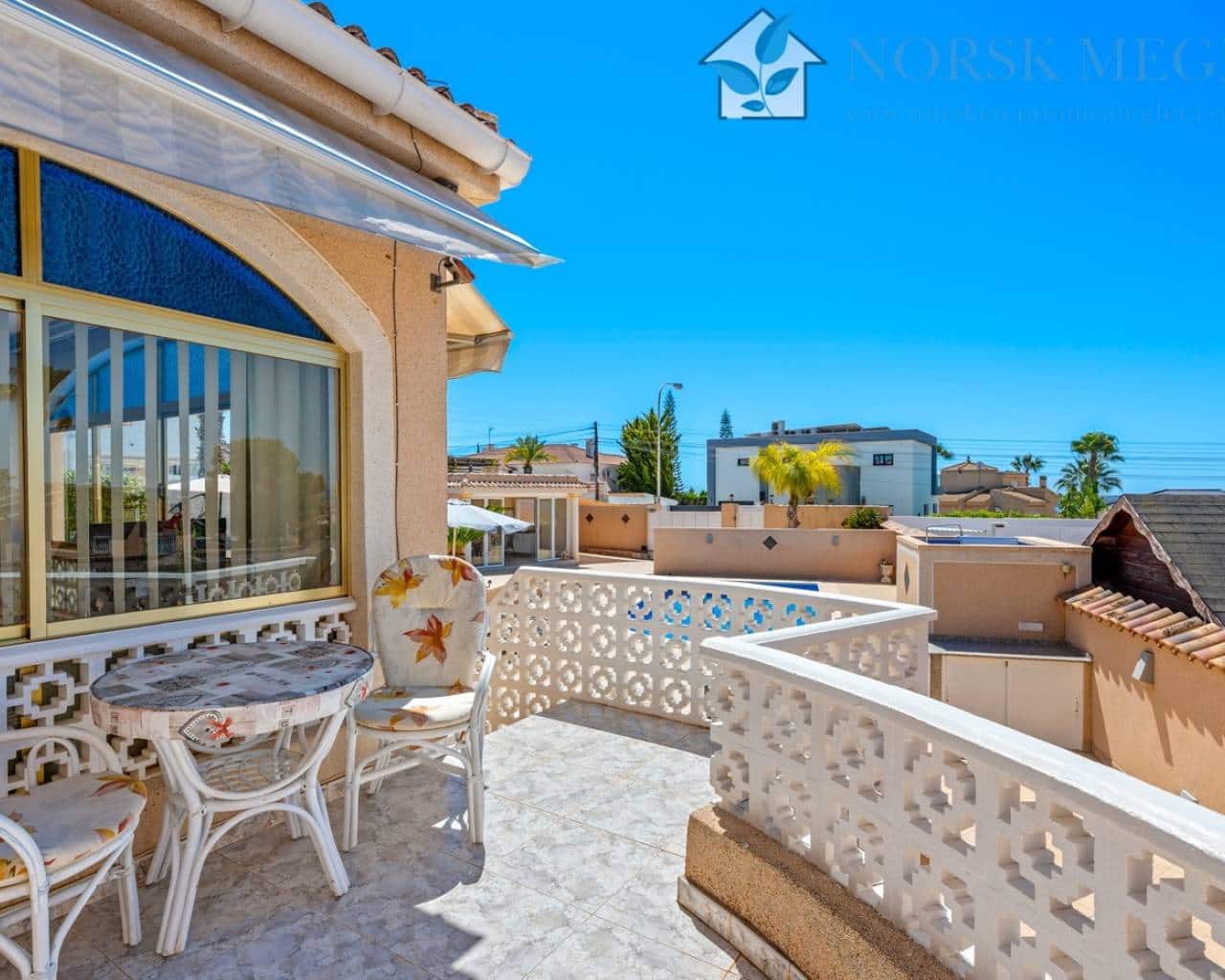 3 slaapkamer Villa te koop in Ciudad Quesada met zwembad garage - € 559.000 (Ref: 9991825)