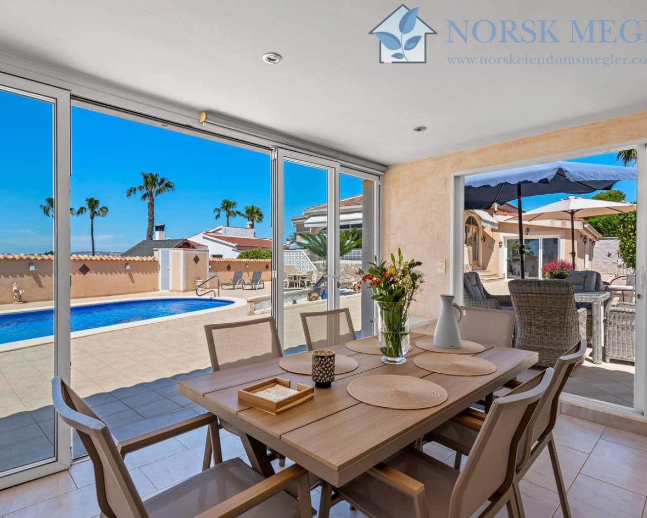 3 slaapkamer Villa te koop in Ciudad Quesada met zwembad garage - € 559.000 (Ref: 9991825)