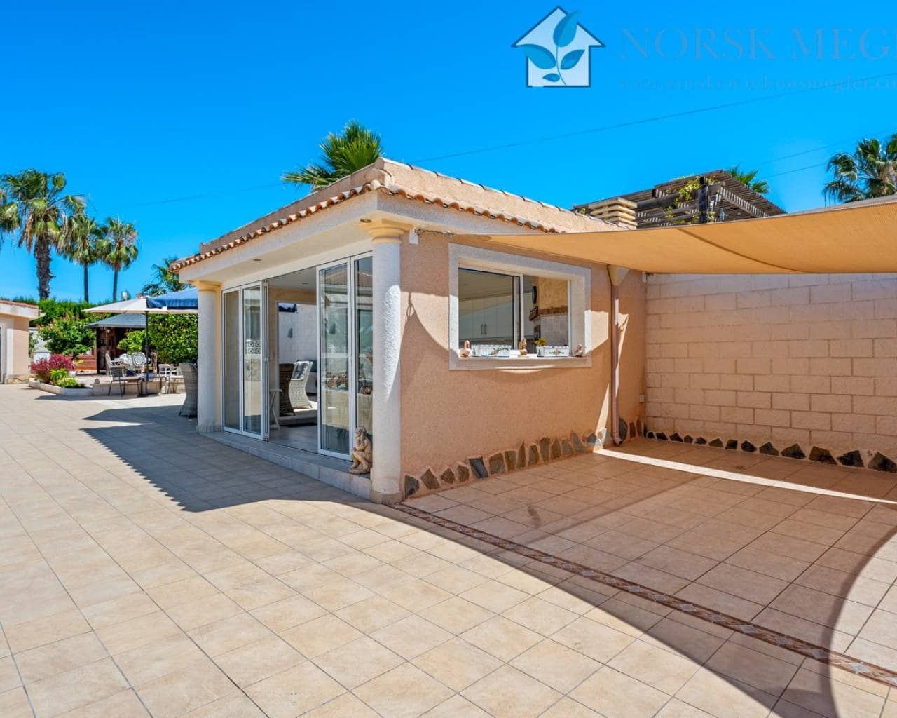 3 slaapkamer Villa te koop in Ciudad Quesada met zwembad garage - € 559.000 (Ref: 9991825)