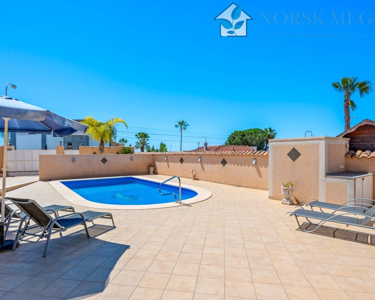 3 slaapkamer Villa te koop in Ciudad Quesada met zwembad garage - € 559.000 (Ref: 9991825)